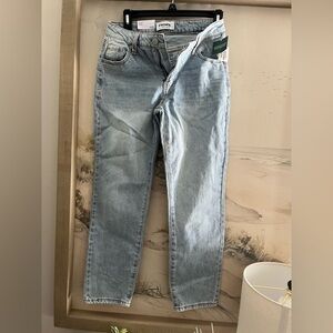 RSQ NWT size 25 Jeans. Mid rise straight ankle